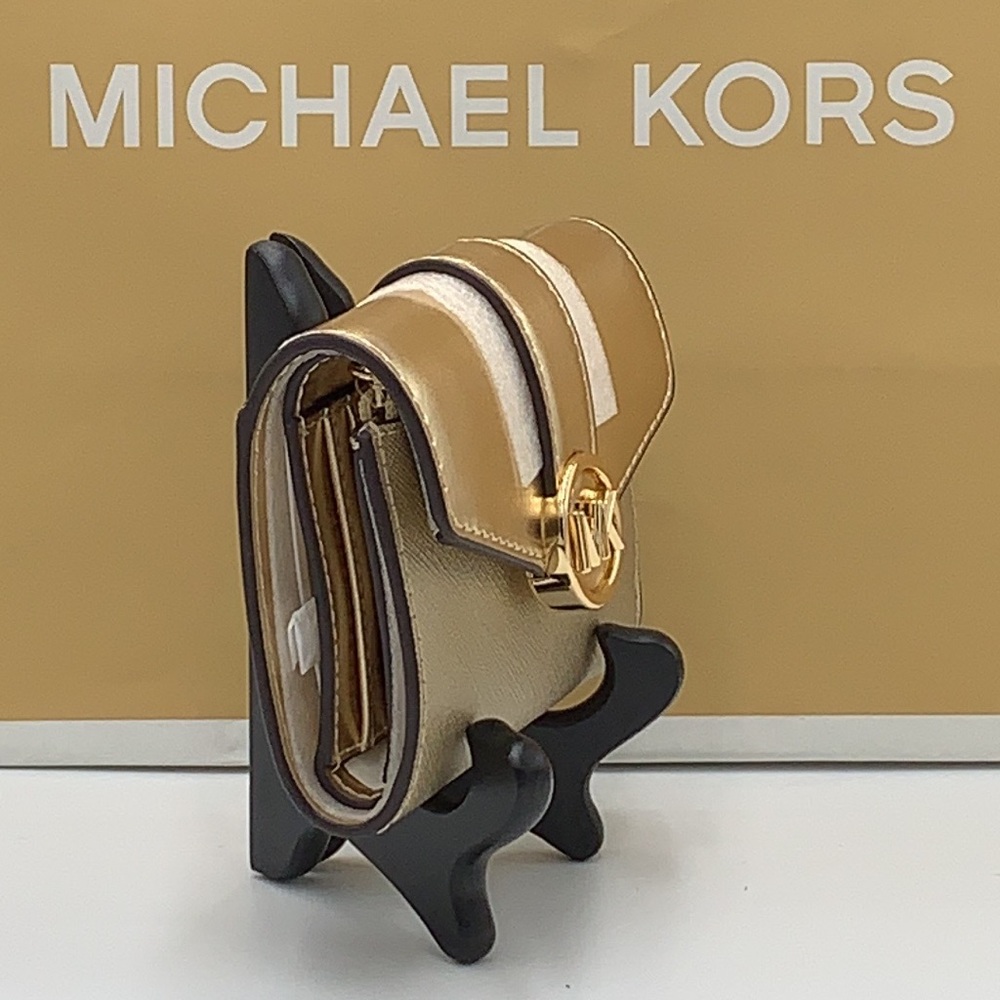 MICHAEL KORS
Carmen Medium Faux Leather Wallet
Pale Gold - Picture 3 of 13
